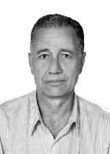 ADILES R. DE FREITAS