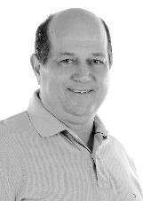 DR. LUIS ESTEVÃO
