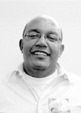 EFRAIM MOURA