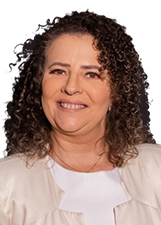 CLÁUDIA LAGE