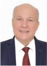 DR. ANDRÉ