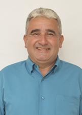 LUIS FLORES