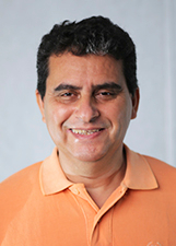 CARLINHOS PASSA TRÊS