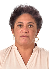 CLÁUDIA MENEZES