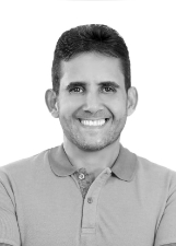 ADRIANO QUEIROZ
