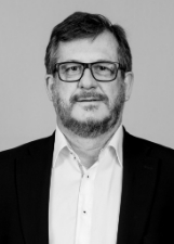 DR. IVO LEUCK