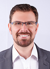 DANIEL HINNAH