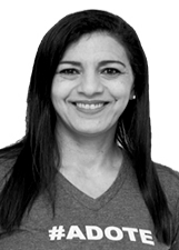 ADRIANA RIBEIRO ADOTE POR AMOR