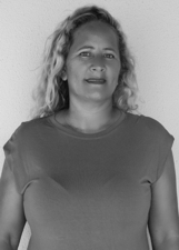 LÉIA MEZENGA
