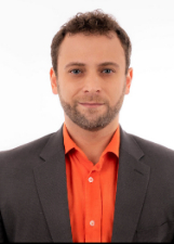 VÍTOR AQUINO