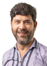 LEO SALAZAR