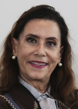 LÉA SALES CUNHA