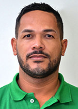 CARLOS LEAL