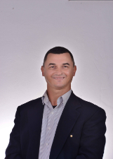 ADRIANO DIAS