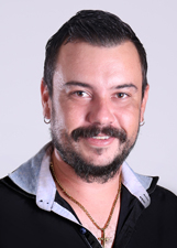 LEVANY BOMTEMPO