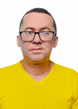 ADRIANO GARÇOM