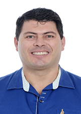 ADRIANO ROBERTO