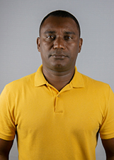 ADRIANO VIZINHO