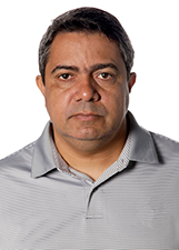 PROFESSOR ANDRÉ PIUÍ