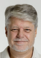 ANDRÉ TENREIRO 