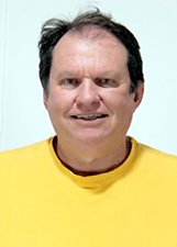 AMARELO